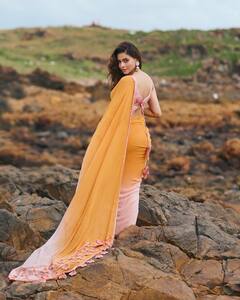 Aamna Sharif : આમના શરીફે સાડી બતાવ્યો બોલ્ડ અંદાજ, કાતિલ લૂક વાયરલ