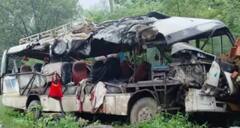 ਭਿਆਨਕ ਹਾਦਸਾ: ਬੱਸ ਤੇ ਟਰੱਕ ਦੀ ਟੱਕਰ 'ਚ 18 ਸ਼ਰਧਾਲੂਆਂ ਦੀ ਮੌਤ, ਮੱਚੀ ਹਾਹਾਕਾਰ