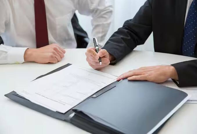 રિપોર્ટ્સ અનુસાર, કંપની તેના વૈશ્વિક કર્મચારીઓના લગભગ 2 ટકા એટલે કે 12,000થી વધુ લોકોને છટણી કરવાની યોજના બનાવી રહી છે. આ અત્યાર સુધીની સૌથી મોટી છટણી માનવામાં આવે છે.