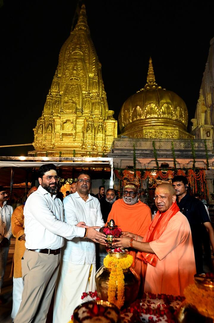 सीएम योगी ने अधिकारियों को निर्देश दिया है कि किसी भी स्थिति में कोई अव्यवस्था न हो.