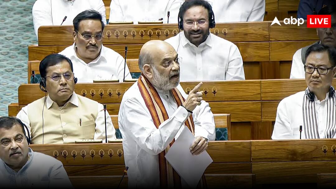 Operation Sindoor: 'सुनो-सुनो, सुनना पड़ेगा आपको, आपकी आंख कौन से चश्मे से देख रही है', अमित शाह ने लोकसभा में ऑपरेशन सिंदूर पर ये क्या बोला Operation Sindoor discussion discussion Home Minister Amit Shah replying to opposition Operation Sindoor: 'सुनो-सुनो, सुनना पड़ेगा आपको, आपकी आंख कौन से चश्मे से देख रही है', अमित शाह ने लोकसभा में ऑपरेशन सिंदूर पर ये क्या बोला