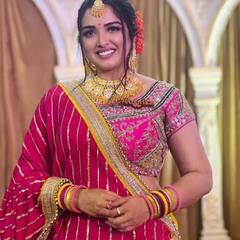 अक्षरा सिंह से आम्रपाली दुबे तक, कौन सी भोजपुरी एक्ट्रेस है सोशल मीडिया क्वीन, जानें- किसके हैं कितने फॉलोअर्स