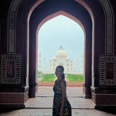 अनन्या पांडे ने ताज महल के किए दीदार, खूब तस्वीरें भी कराई क्लिक