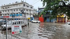 Rain Wreaks Havoc In Patna; Waterlogging, School Closures, Transport Disruptions Reported