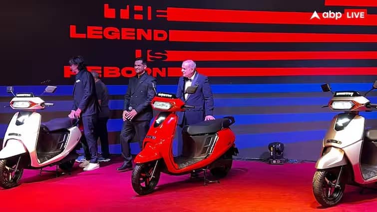 Kinetic DX Electric Scooter New Version Launched in India Range Upto 116 km Check Price and Features Kinetic DX Electric Scooter: বাজারে এল কাইনেটিকের নতুন বৈদ্যুতিন স্কুটার, ১১৬ কিমি দেবে রেঞ্জ; ১.১০ লাখের এই মডেলে পাবেন হাজারও ফিচার্স