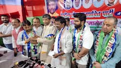 चिराग पासवान को बड़ा झटका, पिता रामविलास के क्षेत्र में चाचा पारस ने लगाई सेंध, 38 नेता RLJP में शामिल