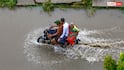 Rajasthan Weather: राजस्थान में बारिश का कहर, सड़कें बनीं नदी, स्कूल बंद, आज और कल रहें सावधान