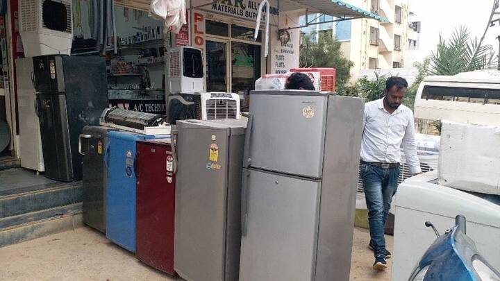 लोगों के मन में सवाल आता है कि वारंटी खत्म होने के बाद क्या कंपनी कोई मदद करेगी. क्या सर्विस सेंटर आपकी बात सुनेगा. तो आपको बता दें अगर आप कुछ जरूरी बातों का ध्यान रखते हैं. तो बिना वारंटी के भी कंपनी से मदद मिल सकती है.