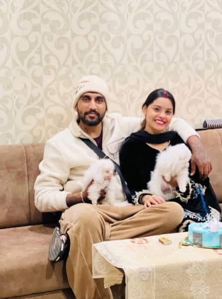 ਸੋਸ਼ਲ ਮੀਡੀਆ ਉੱਪਰ ਵਾਈਰਲ ਹੋ ਰਹੀਆਂ ਵੀਡੀਓ ਨੂੰ ਵੇਖਦੇ ਹੋਏ ਇਹ ਕਿਹਾ ਜਾ ਸਕਦਾ ਹੈ ਕਿ ਹੁਣ ਜੋਤੀ ਨੂਰਾਂ ਵਾਂਗ ਉਨ੍ਹਾਂ ਦੀ ਭੈਣ ਰਿਤੂ ਦਾ ਵਿਆਹੁਤਾ ਰਿਸ਼ਤਾ ਵੀ ਟੁੱਟ ਚੁੱਕਿਆ ਹੈ। ਜਿਸ ਵਿੱਚ ਦੋਵਾਂ ਵੱਲੋਂ ਇੱਕ-ਦੂਜੇ ਨੂੰ ਗਾਲ੍ਹਾਂ ਕੱਢਣ ਤੋਂ ਇਲਾਵਾ ਧਮਕੀਆਂ ਵੀ ਦਿੱਤੀਆਂ ਜਾ ਰਹੀਆਂ ਹਨ।