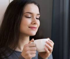 8 ਘੰਟੇ ਸੌਣ ਤੋਂ ਬਾਅਦ ਵੀ ਨਹੀਂ ਰਹਿੰਦੇ ਫ੍ਰੈਸ਼? ਤਾਂ ਕਿਤੇ ਆਹ ਕਾਰਨ ਤੁਹਾਡੀ ਨੀਂਦ ਦਾ ਦੁਸ਼ਮਨ ਤਾਂ ਨਹੀ