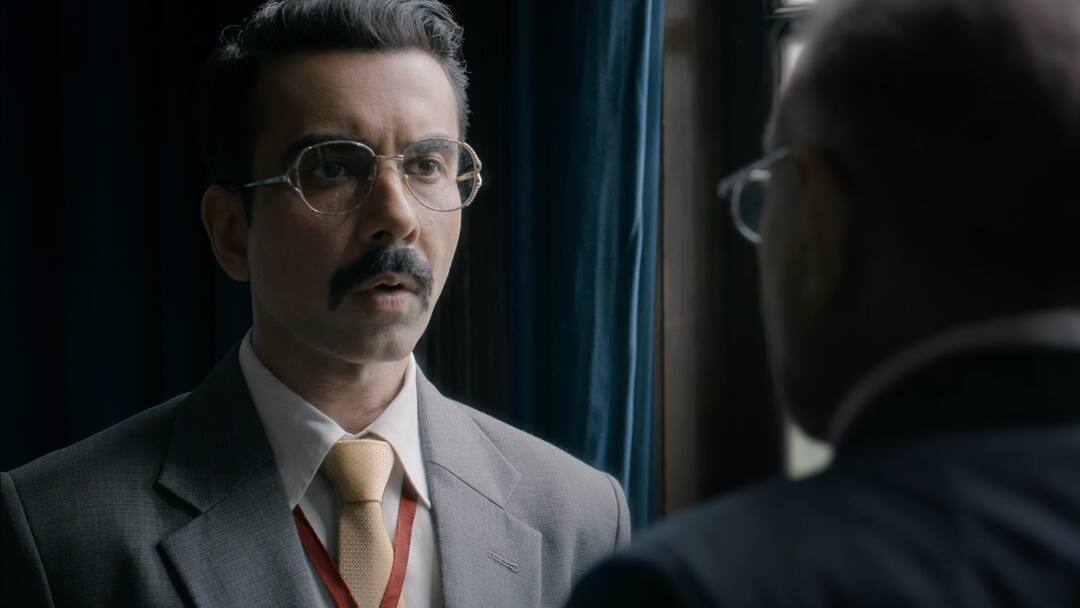 Salakaar Trailer Out Naveen Kasturia Mouni Roy Star In Gripping Spy Drama Set Across Two Timelines 'Salakaar' Trailer Out: Naveen Kasturia, Mouni Roy Star In Gripping Spy Drama Set Across Two Timelines