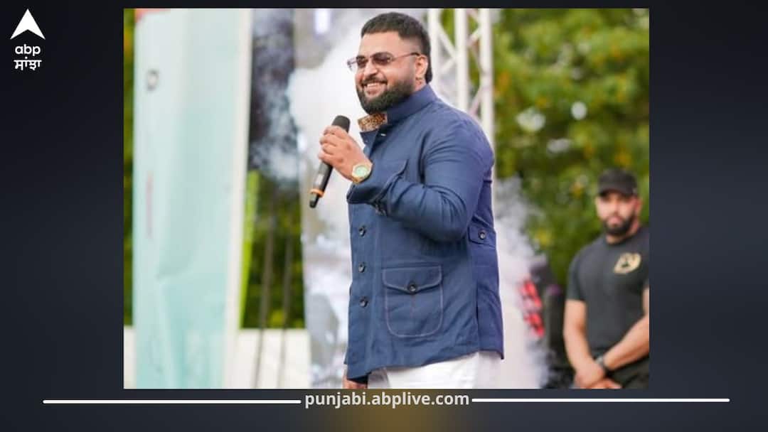 Punjabi Singer Gulab Sidhu: ਪੰਜਾਬੀ ਗਾਇਕ ਗੁਲਾਬ ਸਿੱਧੂ ਨੇ ਸਰਪੰਚਾਂ ਦੇ ਇਕੱਠ 'ਚ ਮੰਗੀ ਮੁਆਫੀ! ਲੋਕਾਂ ਨੂੰ ਵਿਆਹਾਂ ਮੌਕੇ ਆਪਣਾ ਗਾਣਾ ਨਾ ਲਗਾਉਣ ਦੀ ਕੀਤੀ ਅਪੀਲ…