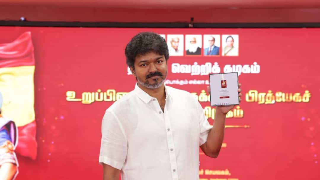 TVK Vijay: இனி மக்களோடு தான் எல்லாமே.. மதுரை மாநாடு டூ பயணம் - தவெக தலைவர் விஜயின் ஃபயரான பேச்சு