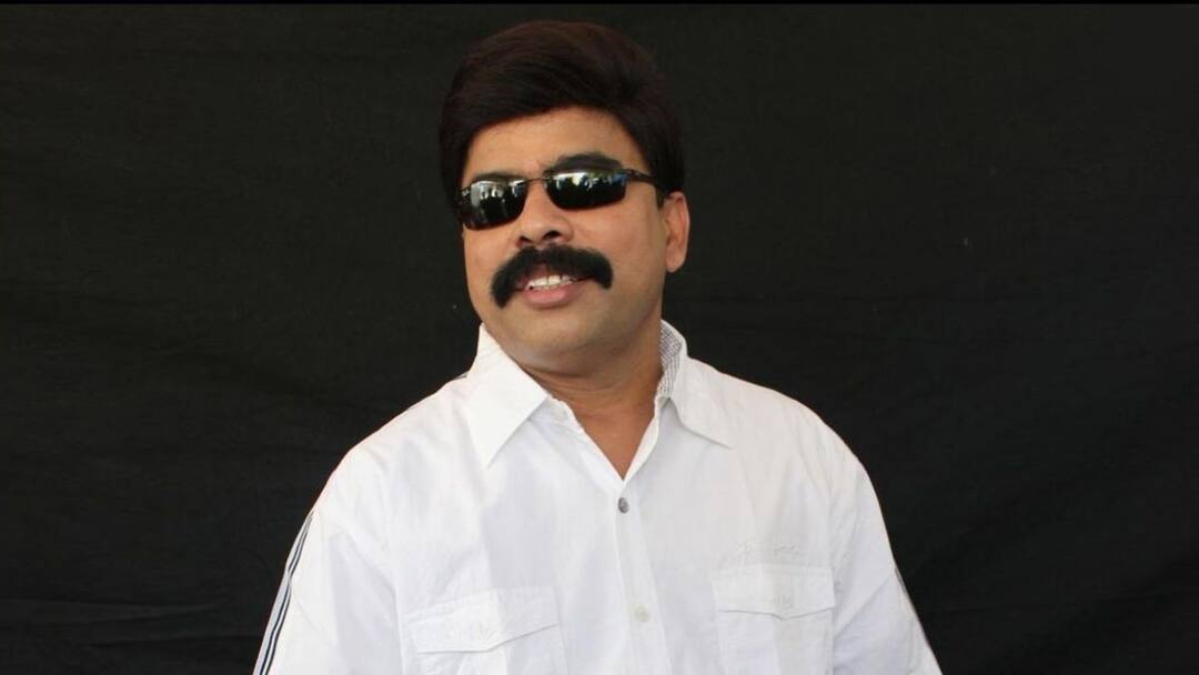 Comedy actor power star srinivasan arrested money fraud case in delhi police நடிகர் பவர் ஸ்டார் சீனிவாசன் திடீர் கைது.. கோடி கணக்கில் மோசடி.. கடமையை செய்த டெல்லி போலீஸ்