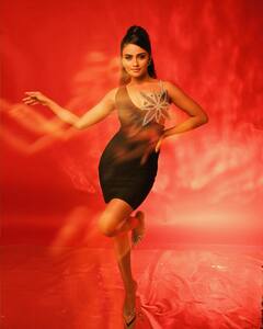 Nisha Guragain: ઈન્સ્ટાગ્રામ સ્ટાર નિશા ગુરગેનનો હોટ બ્લેક લૂક, તસવીરો વાયરલ