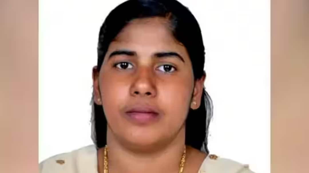 Kerala nurse nimisha sentenced to death in a Yemeni prison story How was the verdict changed tnn ஏமன் சிறையில் மரண தண்டனை பெற்ற கேரள நர்ஸின் கதை: தீர்ப்பு மாறியது எப்படி? பரபரப்பு தகவல்!