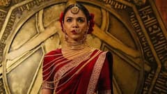 'मंडला मर्डर्स' की 'रुक्मिणी देवी' हैं बेशुमार दौलत की मालकिन,  कभी थीं ट्रेंड स्विमर आज ओटीटी पर मचा रही धमाल