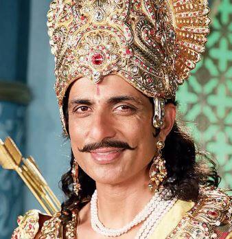 In the Kannada mythological epic 'Kurukshetra' based on Mahabharata, Sonu Sood played the role of Arjun, one of the greatest warriors in Indian history. He filled this great character in power, dignity and authenticity, which found evidence of his ability to get into mythological roles.