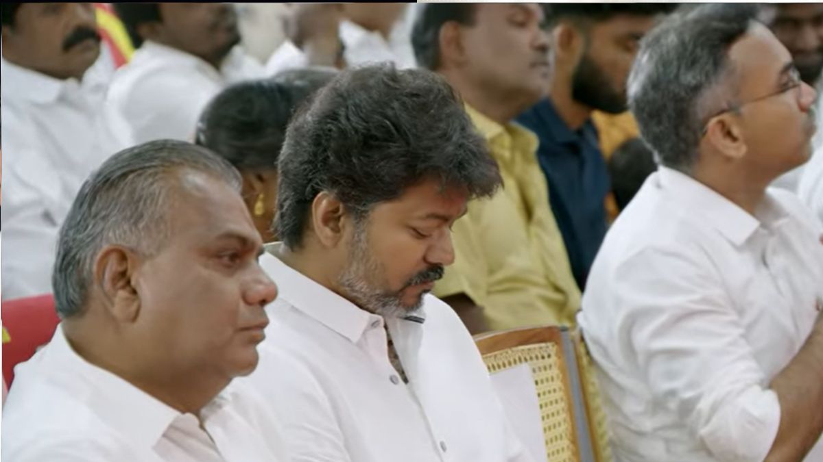 Bussy Anand : ‘கீழயே நில்லுங்க – முகத்தை பார்க்க மாட்டேன்’ புஸ்ஸி ஆனந்த் மீது கடும் கோபத்தில் விஜய்..!