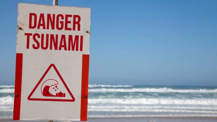 Low -depth earthquakes have more effect on the land surface and often cause tsunamis. According to experts, this region is already considered a sensitive area of collision of technic plates.
