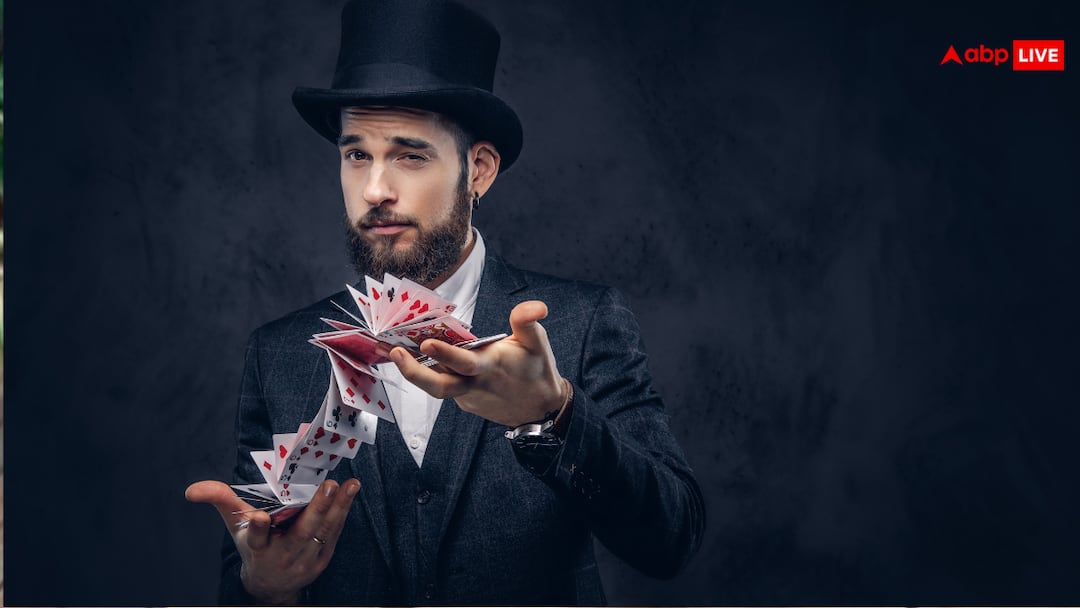 जादूगर बनने के लिए कौन-सा कोर्स करना जरूरी? देश-विदेश के इन कॉलेजों में सिखाया जाता है मैजिक How to Learn Magic and Earn Lakhs Top Magic Courses Institutes And Career Scope in India जादूगर बनने के लिए कौन-सा कोर्स करना जरूरी? देश-विदेश के इन कॉलेजों में सिखाया जाता है मैजिक