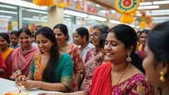 Raksha Bandhan: डाकघरों में उमड़ी की भीड़, स्टाफ की कमी से राखियां भेजने में बहनों के छूट रहे पसीने