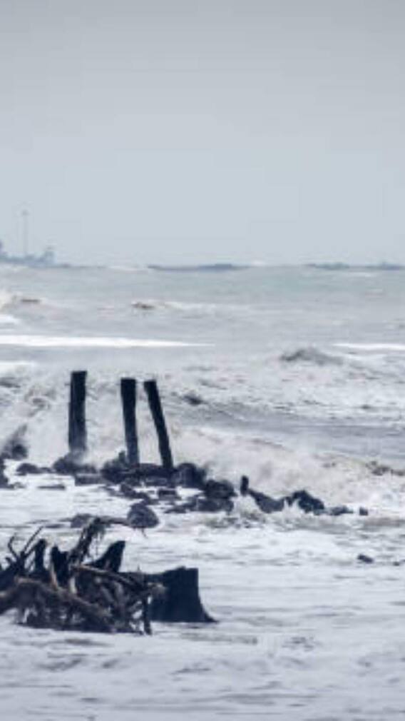 जापान में सबसे बड़ी सुनामी कब आई थी?