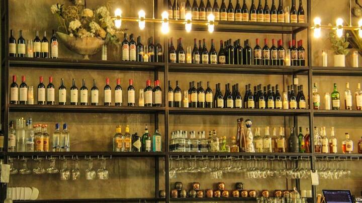 The real reason for the ban on the sale of liquor in Saudi Arabia is the Islamic Sharia law there. Apart from this, due to the two sacred cities Mecca and Medina associated with Islam, strict rules against alcohol are applicable here.