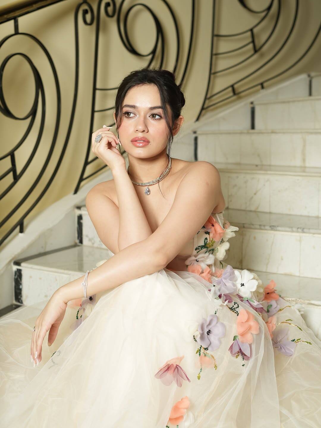 Jannat Zubair's name was also revealed for the participant list of Bigg Boss 19. But now if media reports are to be believed, they have rejected this offer.