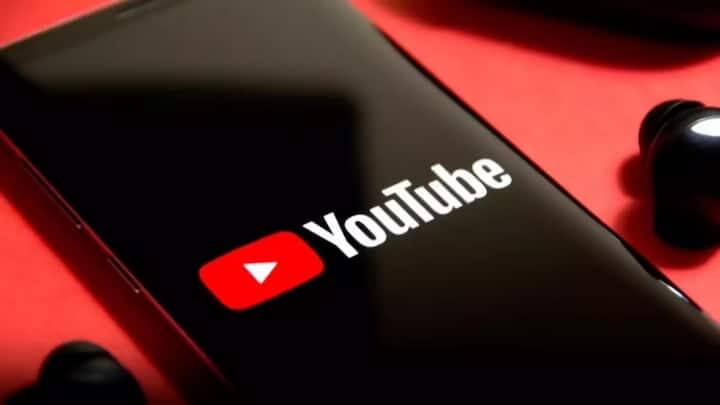 YouTube ની પોતાની માર્ગદર્શિકા અને કાર્યવાહી: YouTube પ્લેટફોર્મની પોતાની નીતિઓ અને માર્ગદર્શિકાઓ પણ અશ્લીલ સામગ્રી અંગે ખૂબ જ સ્પષ્ટ અને કડક છે: જો અશ્લીલ અથવા જાતીય સામગ્રી અપલોડ કરવામાં આવે છે, તો YouTube પહેલા તે વીડિયોને હટાવી દે છે. ત્યારબાદ, અપલોડ કરનાર ચેનલને ચેતવણી (strike) આપવામાં આવે છે. જો કોઈ યુઝર વારંવાર આવી સામગ્રી અપલોડ કરે છે, તો તેની ચેનલ કાયમ માટે બંધ (terminate) કરવામાં આવે છે. YouTube નીતિ આ બાબતે અત્યંત કડક છે અને કોઈપણ ભોગે તેનું ઉલ્લંઘન સહન કરતું નથી.