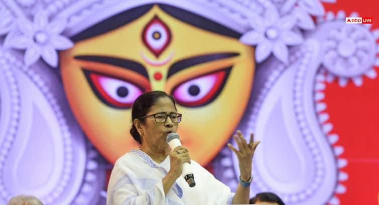 पश्चिम बंगाल में दुर्गा पूजा पंडालों को ममता बनर्जी ने दिया बड़ा तोहफा, जानें चुनावी साल में बढ