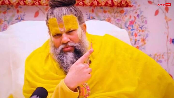 రహదారిపై లేదా ఇంక ఎక్కడైనా కానీ డబ్బులు మీవికానివి కనిపిస్తే తీసుకోండి..కానీ వాటిని సరైన మార్గంలో వినియోగించండని సూచిస్తున్నారు ప్రేమానంద మహారాజ్