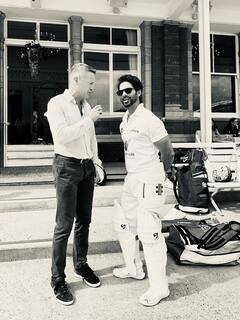 शाहिद कपूर ने लंदन के लॉर्ड्स में खेला क्रिकेट, पत्नी मीरा राजपूत ने किया खूब चियर