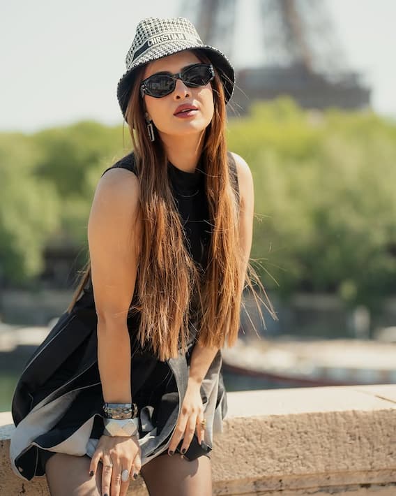 નેહા મલિકે એફિલ ટાવર સામે આપ્યા ગ્લેમરસ પોઝ