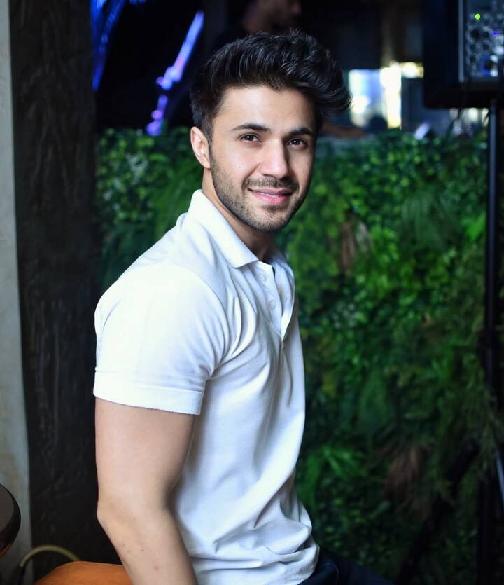 इस बात की पुष्टि अभिनेता ने खुद की है. टेली चक्कर से बात करते हुए उन्होंने बताया कि, हां ये बात सच है कि मैं सीरियल क्योंकि सास भी कभी बहू थी में काम कर रहा हूं. एक्टर ने खुलासा किया कि उन्होंने शूटिंग भी शुरू कर दी है.