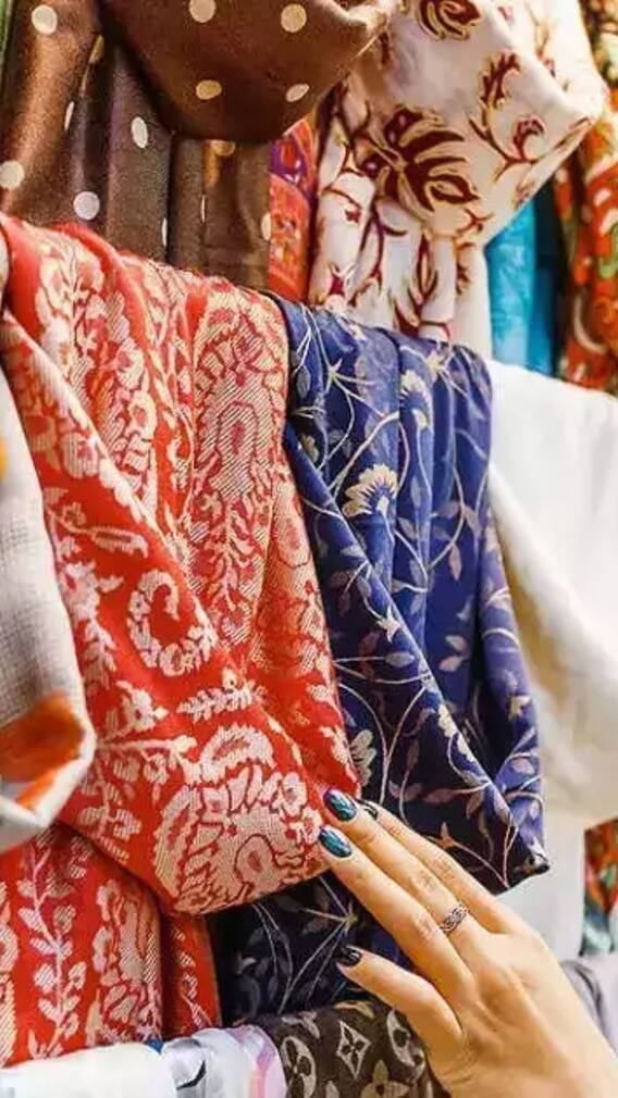 दिल्ली की टॉप साड़ी मार्केट्स, हर मौके और हर बजट के लिए सही ठिकाना