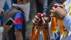 क्या बोतल बंद शराब ट्रेन में ले जा सकते हैं, इसको लेकर क्या है नियम?