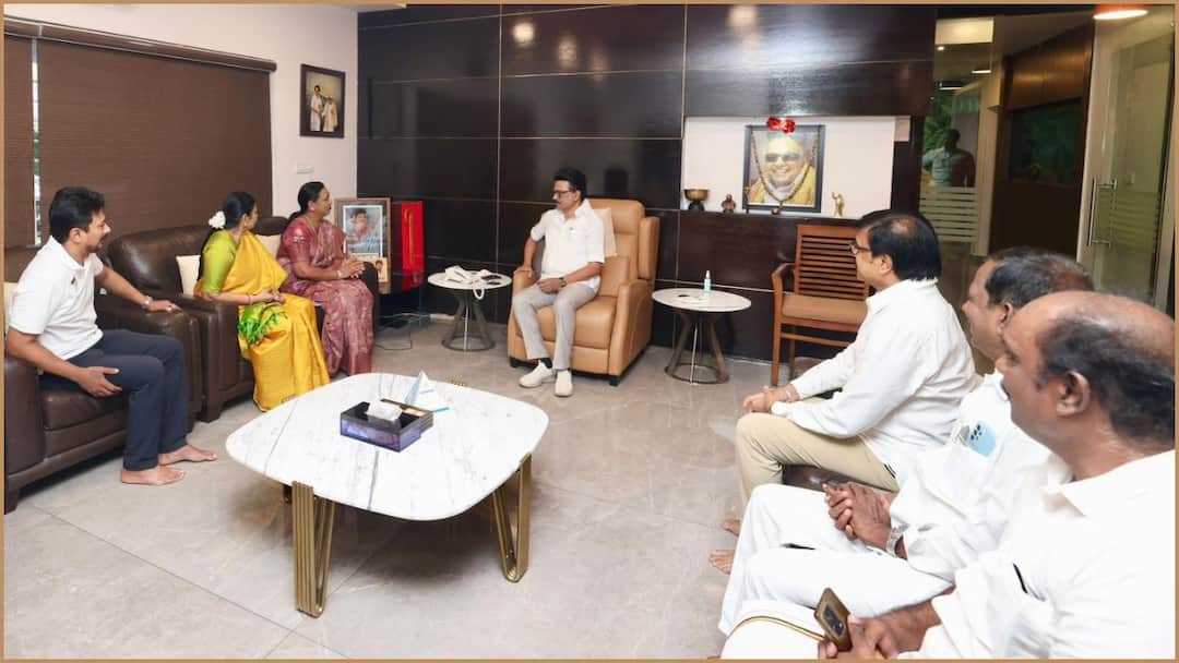 Premalatha Vijayakanth: முதலமைச்சர் மு.க. ஸ்டாலினின் இல்லத்திற்கே சென்ற பிரேமலதா; மாறுகிறதா கூட்டணி கணக்கு.?!