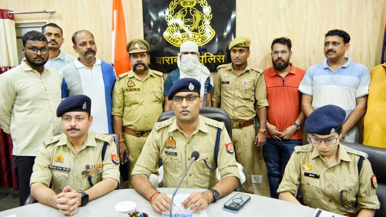 बाराबंकी: महिला सिपाही विमलेश पाल हत्याकांड का पुलिस ने किया खुलासा, कातिल पति को किया गिरफ्तार Barabanki Police solved female constable Vimlesh Pal murder case and arrested his husband ANN बाराबंकी: महिला सिपाही विमलेश पाल हत्याकांड का पुलिस ने किया खुलासा, कातिल पति को किया गिरफ्तार