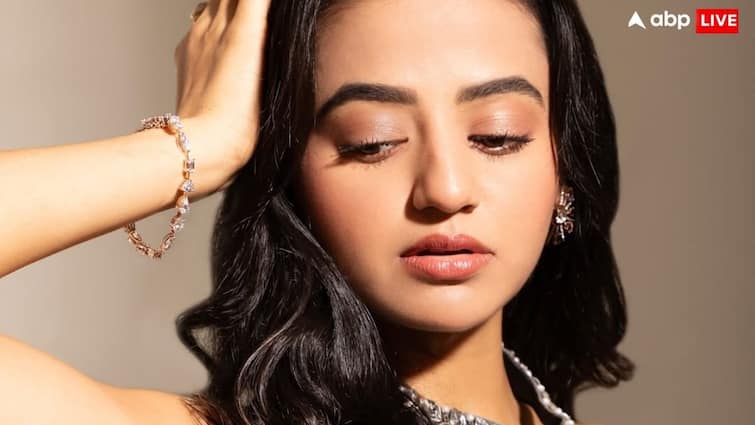 हेली शाह से काम के बदले हुई पैसों की डिमांड, डायरेक्टर ने कर दी टुच्ची हरकत, छलका दर्द