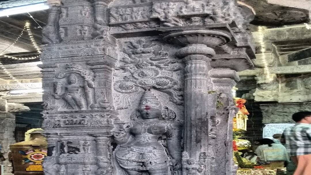 Artistic sculptures mind-blowing detail Kumbakonam Ramaswamy Temple tnn கும்பகோணம் ராமசுவாமி கோயில்: 400 வருடங்களாக அழியாத சிற்பங்கள்! ராமாயண ஓவியங்கள்! அவசியம் காண வேண்டிய அதிசயம்!