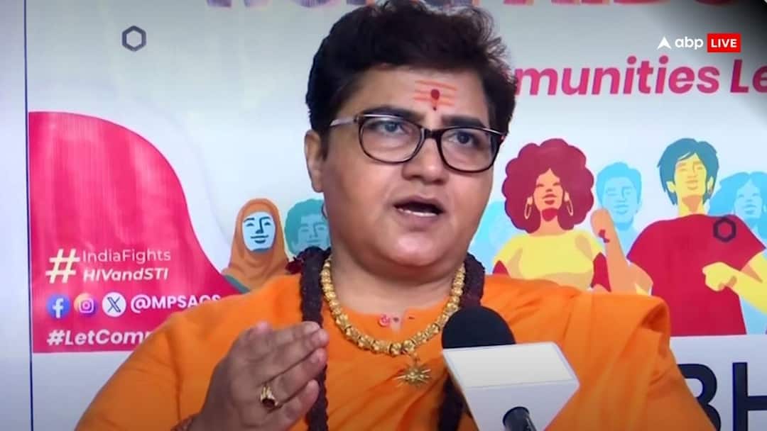 Malegaon Bomb Blast NIA Court acquits Pragya Thakur says She became Sanyasi two years before Attack मालेगांव बम विस्फोट में प्रज्ञा ठाकुर की बाइक होने के दावे पर बोला NIA कोर्ट- वो अटैक से दो साल पहले ही बन गई थीं संन्यासी