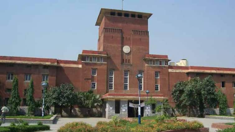 लेंसकार्ट के को-फाउंडर की डिग्री का मामला बना चर्चा का विषय, DU ने जारी किया स्पष्टीकरण