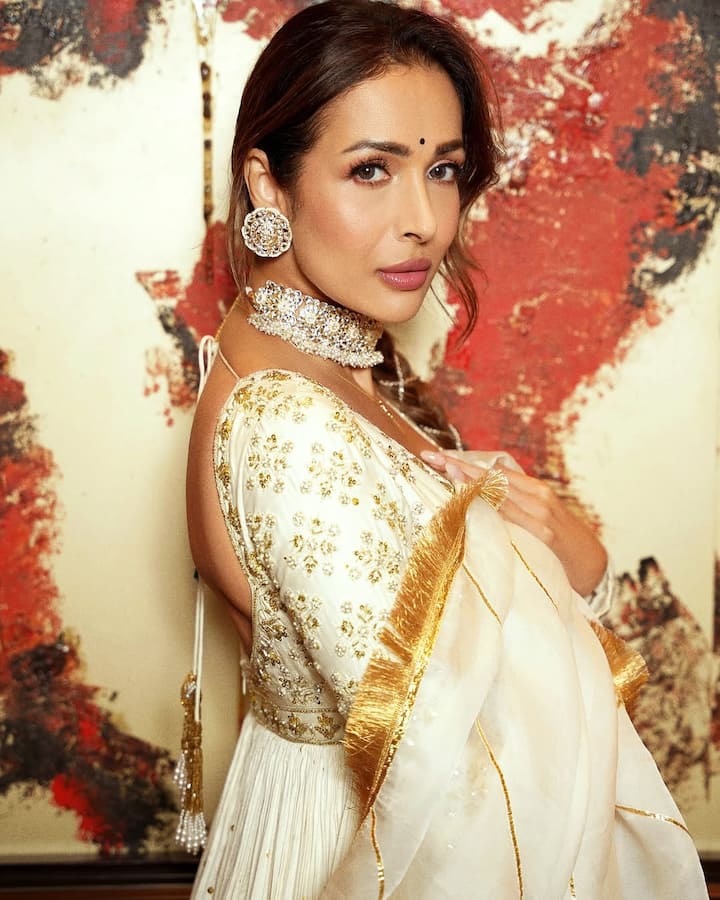 Bollywood's popular actress Malaika Arora falls lightning from her beauty and charming acts. Even at this age, his fitness and glowing skin remains intact. Often she remains in the discussion about her fitness. Let's know what is the secret of their fitness and glowing skin.