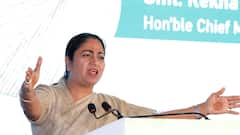 CM रेखा गुप्ता का बड़ा फैसला, दिल्ली में अब नहीं तोड़ी जाएगी कोई झुग्गी, मिलेंगे 50 हजार फ्लैट