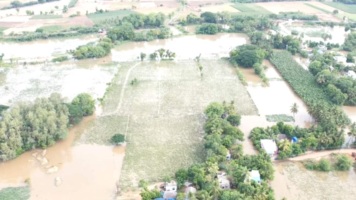 தண்ணீர் மிதக்கும் திட்டு, படுகை கிராமங்கள்.. தத்தளிக்கும் மக்கள்..!