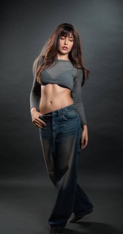 હર્ષિતા ગૌરનો પેન્ટ-ટીશર્ટમાં સ્ટાઇલિશ લૂક વાયરલ