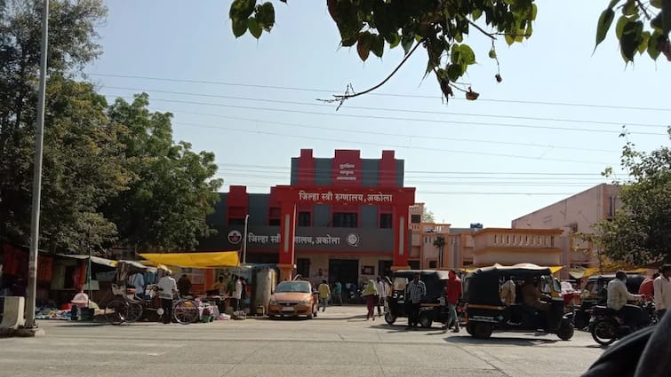 अकोल्यात स्त्री रूग्णालयातील भ्रष्टाचार उघड, जिल्हा शल्यचिकित्सकासह तीन अधिकारी निलंबित