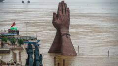 यूपी: वाराणसी में फिर मंडराया बाढ़ का खतरा, 3 सेमी प्रति घंटे की रफ्तार बढ़ रहा गंगा का जलस्तर