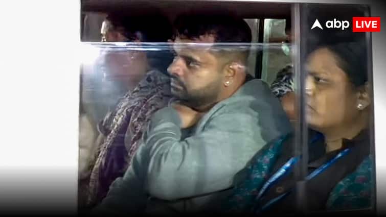 123 सबूत, 23 गवाह, 2000 पन्नों की चार्जशीट… जानें प्रज्वल रेवन्ना को सजा मिलने की इनसाइड स्टो
